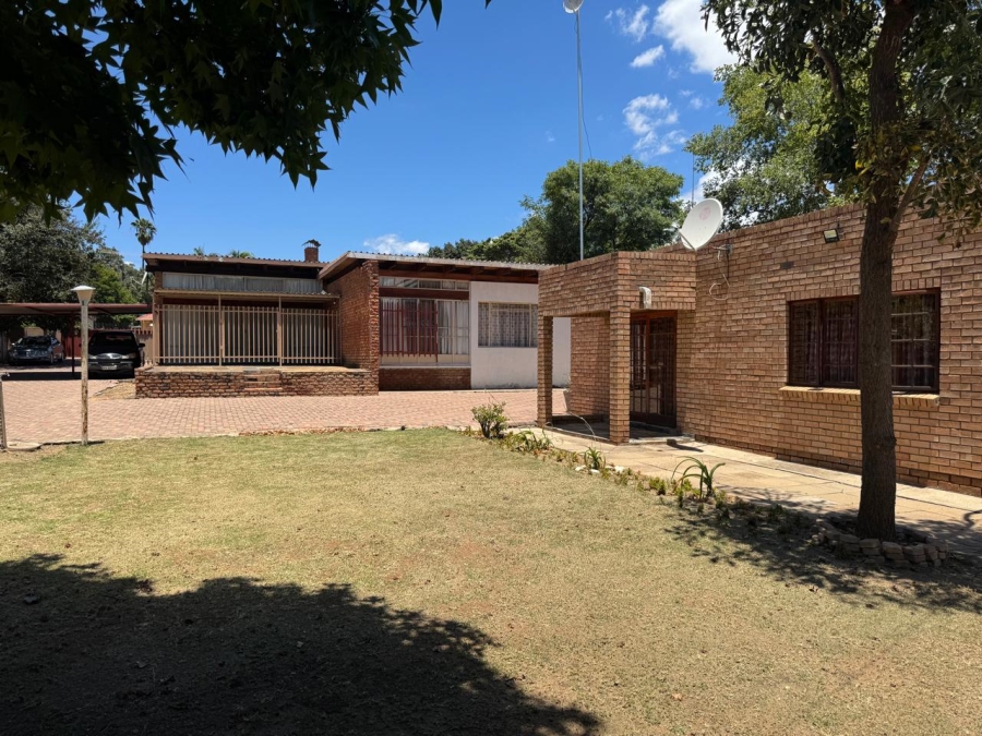 5 Bedroom Property for Sale in Eduan Park Limpopo