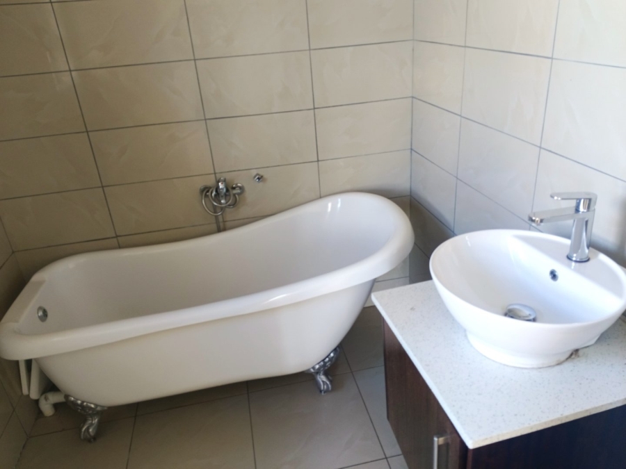 5 Bedroom Property for Sale in Thornhill Limpopo