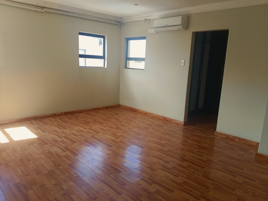 5 Bedroom Property for Sale in Thornhill Limpopo