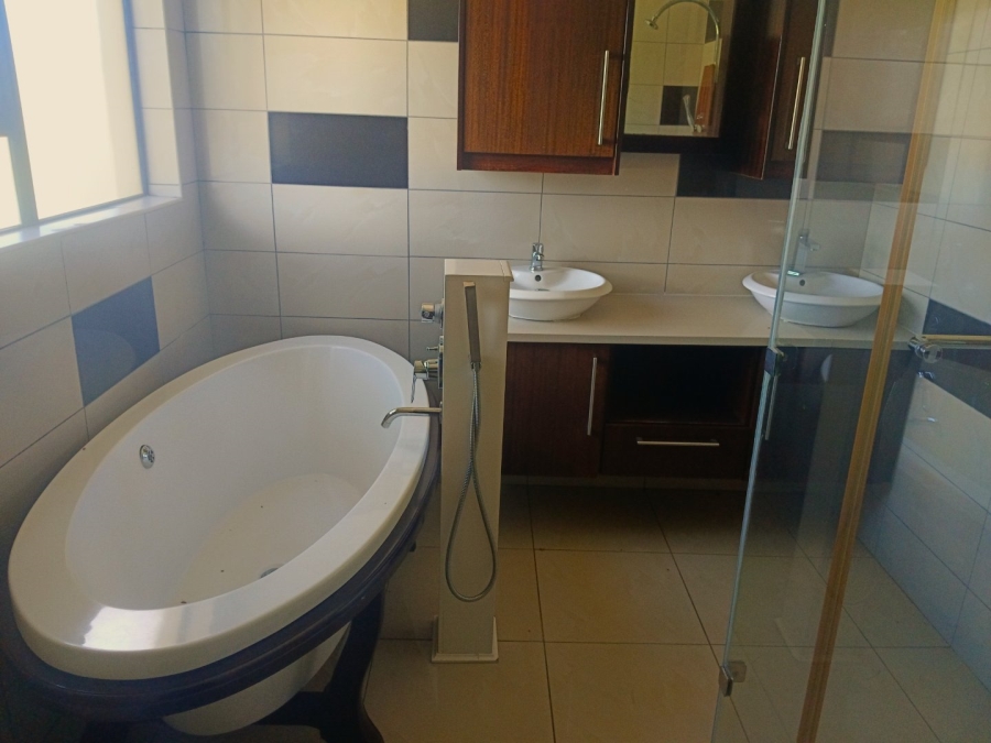 5 Bedroom Property for Sale in Thornhill Limpopo