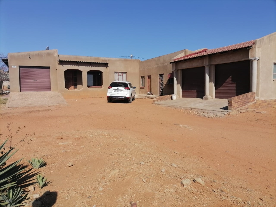 5 Bedroom Property for Sale in Megoring Limpopo