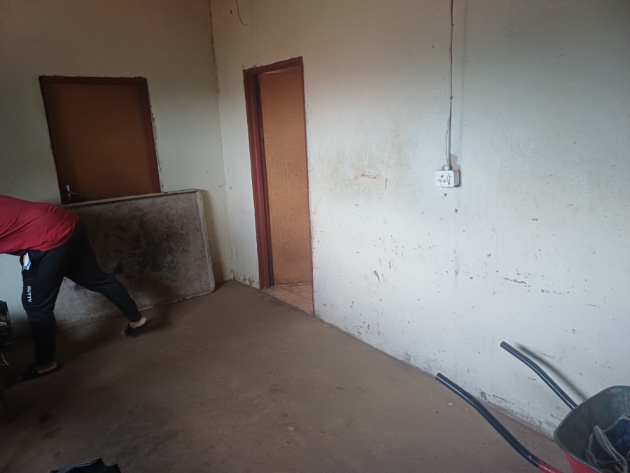 5 Bedroom Property for Sale in Megoring Limpopo