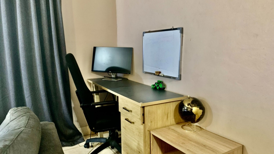 1 Bedroom Property for Sale in Penina Park Limpopo