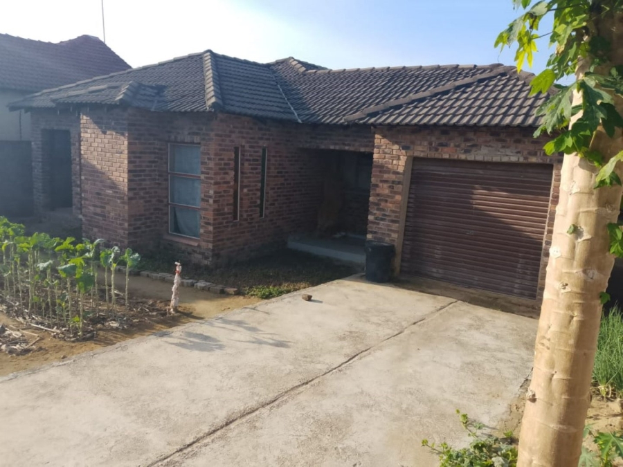 To Let 3 Bedroom Property for Rent in Nkowankowa Limpopo