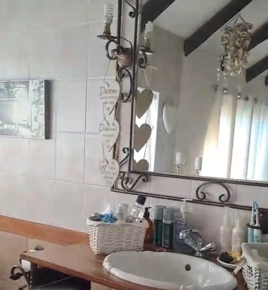 5 Bedroom Property for Sale in Leeupoort Limpopo