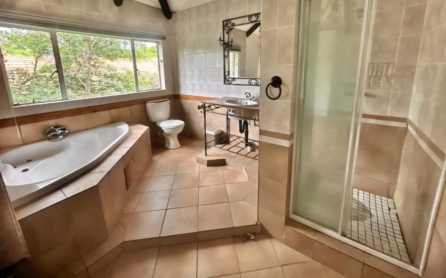 5 Bedroom Property for Sale in Leeupoort Limpopo