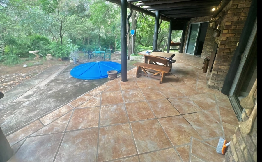 5 Bedroom Property for Sale in Leeupoort Limpopo