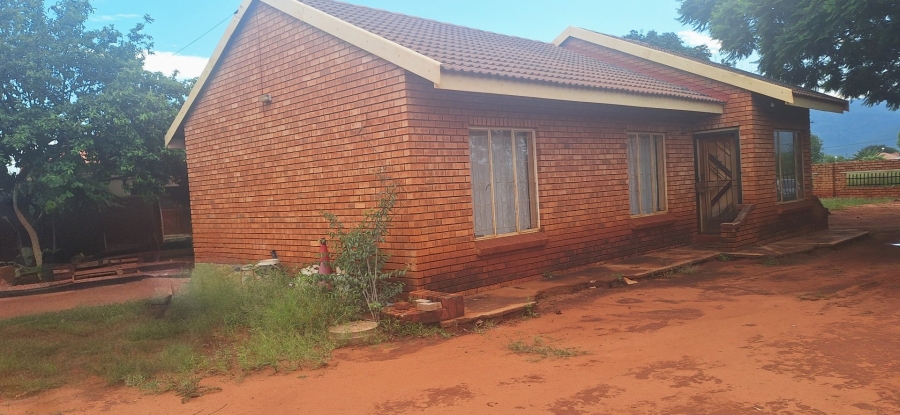 3 Bedroom Property for Sale in Chroompark Limpopo