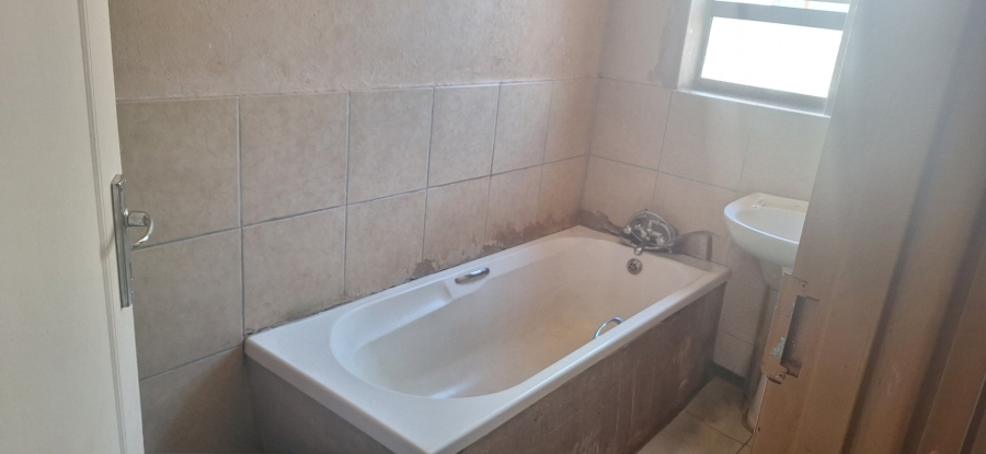 4 Bedroom Property for Sale in Chroompark Limpopo