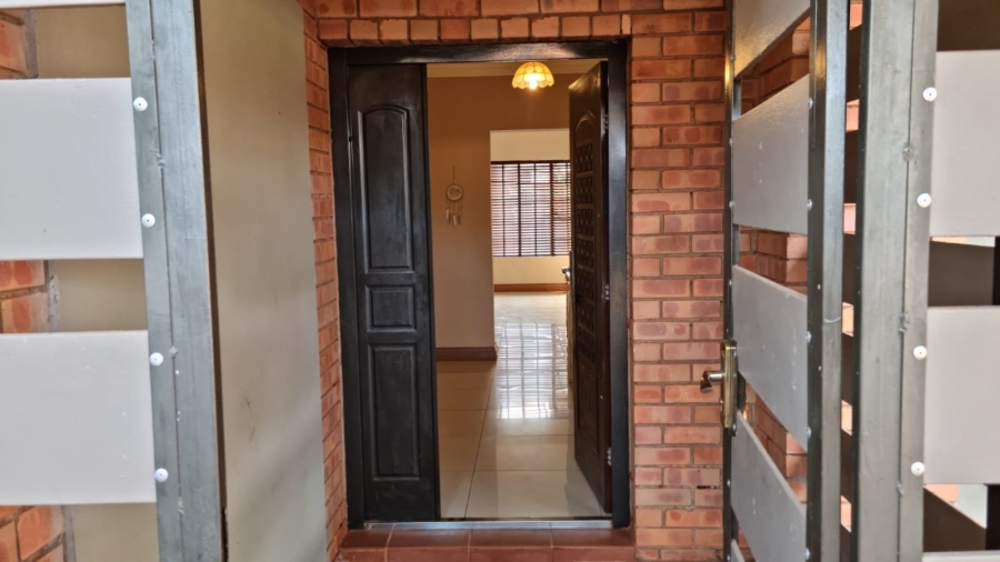 To Let 2 Bedroom Property for Rent in Chroompark Limpopo