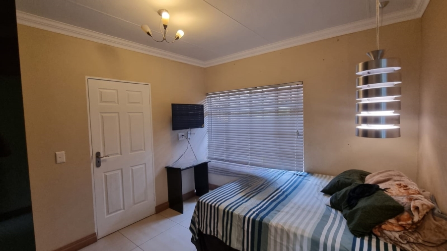 To Let 2 Bedroom Property for Rent in Chroompark Limpopo