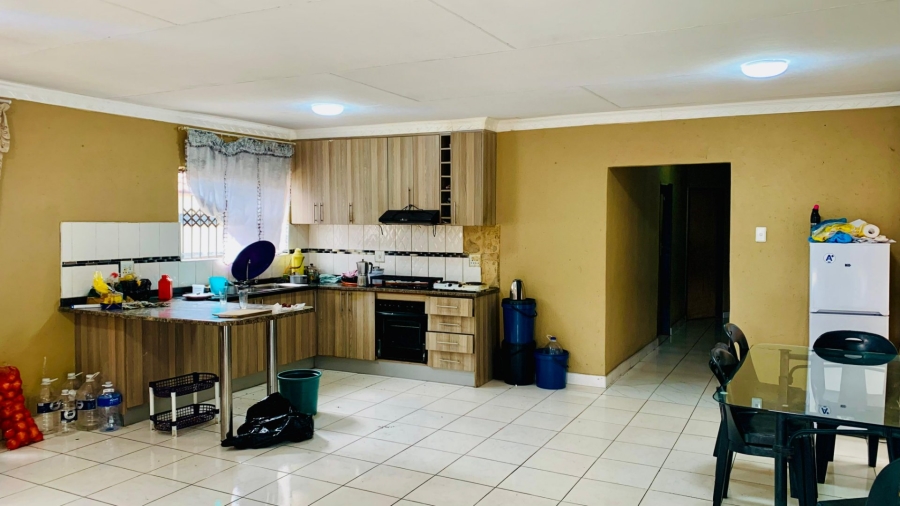 6 Bedroom Property for Sale in Aquapark Limpopo