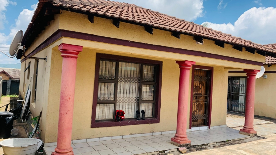 6 Bedroom Property for Sale in Aquapark Limpopo