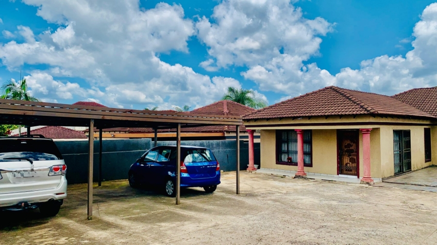 6 Bedroom Property for Sale in Aquapark Limpopo