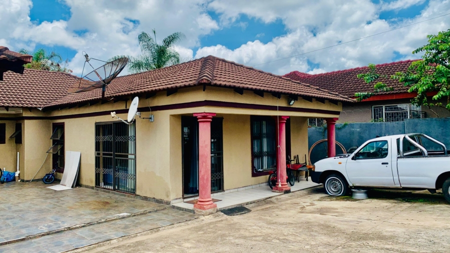 6 Bedroom Property for Sale in Aquapark Limpopo