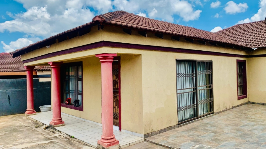 6 Bedroom Property for Sale in Aquapark Limpopo