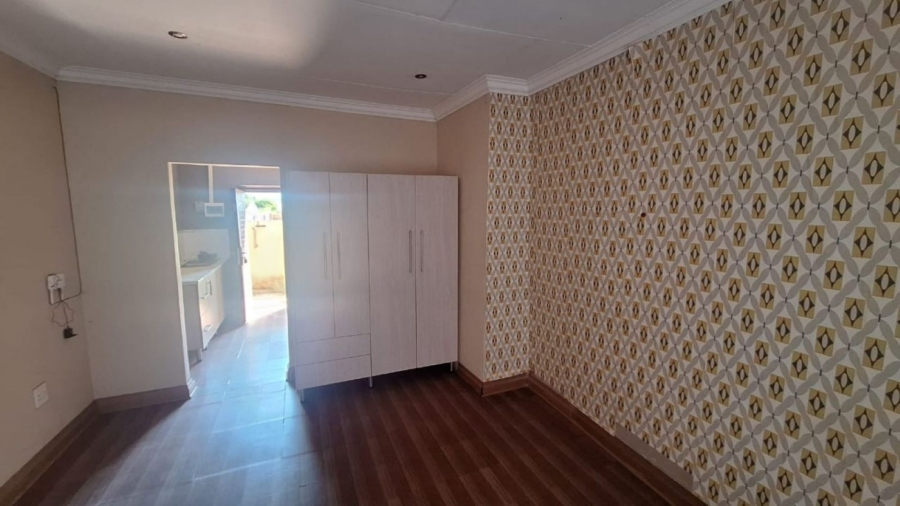To Let 1 Bedroom Property for Rent in Mahwelereng Limpopo