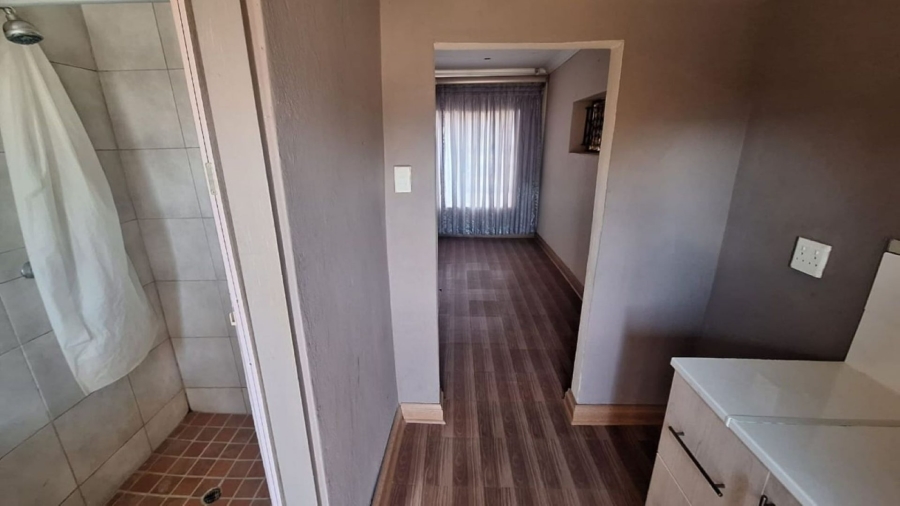 To Let 1 Bedroom Property for Rent in Mahwelereng Limpopo