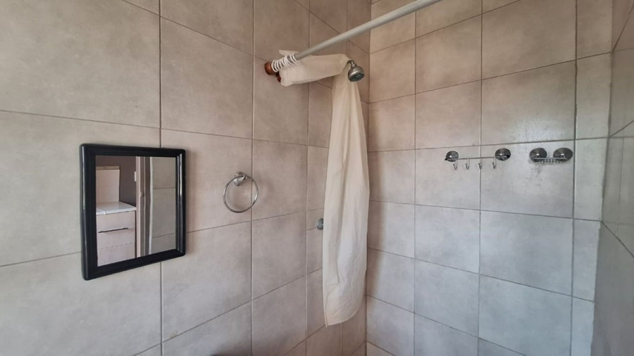 To Let 1 Bedroom Property for Rent in Mahwelereng Limpopo