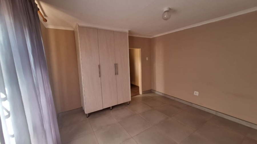 1 Bedroom Property for Sale in Mahwelereng Limpopo