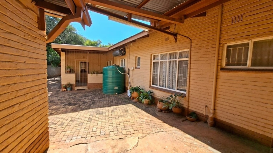 4 Bedroom Property for Sale in Kameeldoringpark Limpopo