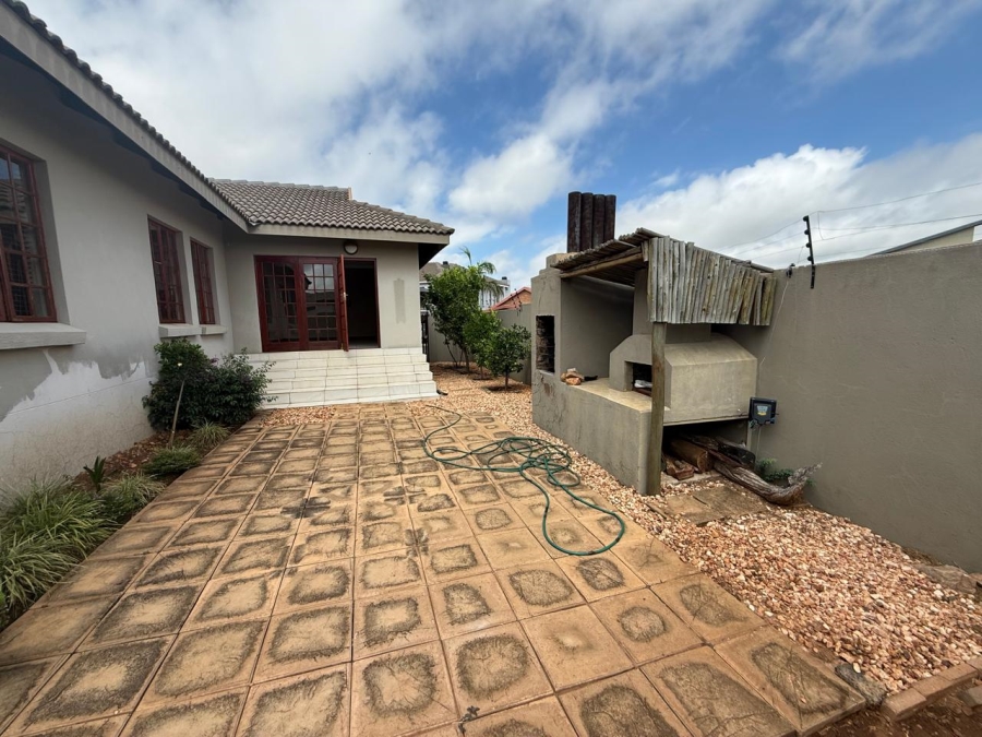 To Let 3 Bedroom Property for Rent in Bendor Limpopo