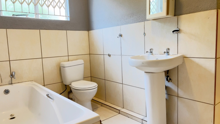 To Let 3 Bedroom Property for Rent in Moregloed Limpopo