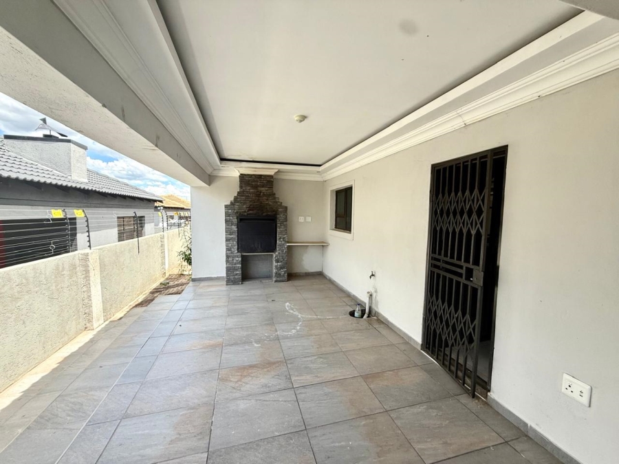 To Let 3 Bedroom Property for Rent in Mahlasedi Park Limpopo