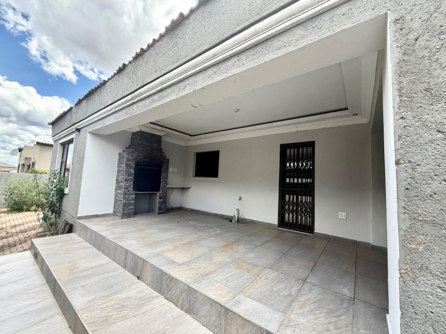 To Let 3 Bedroom Property for Rent in Mahlasedi Park Limpopo