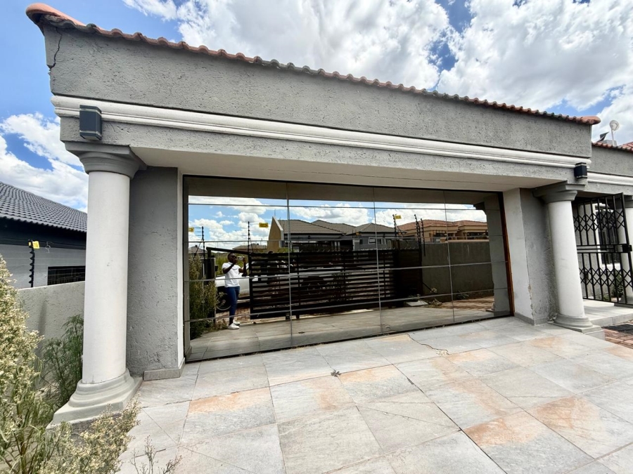 To Let 3 Bedroom Property for Rent in Mahlasedi Park Limpopo