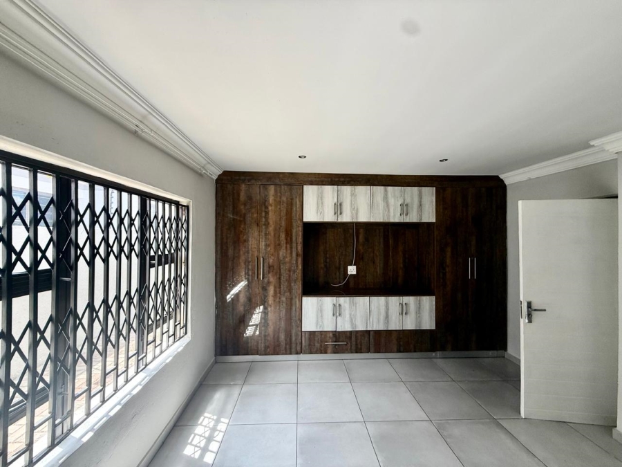 3 Bedroom Property for Sale in Mahlasedi Park Limpopo