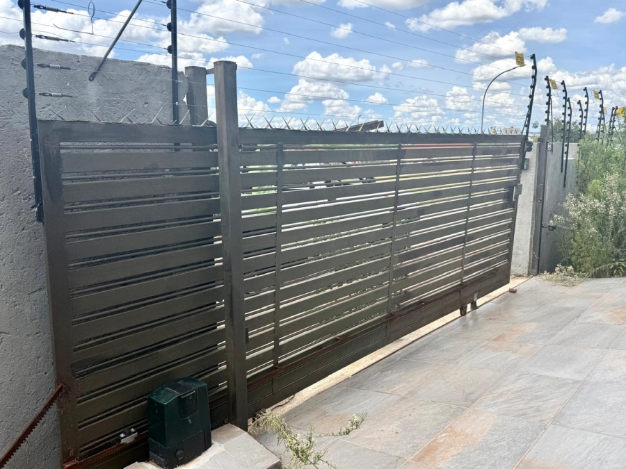 3 Bedroom Property for Sale in Mahlasedi Park Limpopo