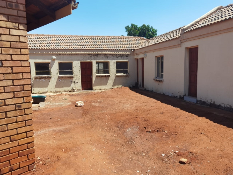 3 Bedroom Property for Sale in Mahwelereng Limpopo