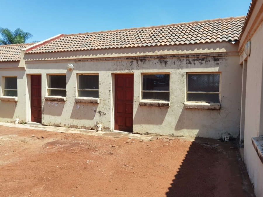 3 Bedroom Property for Sale in Mahwelereng Limpopo