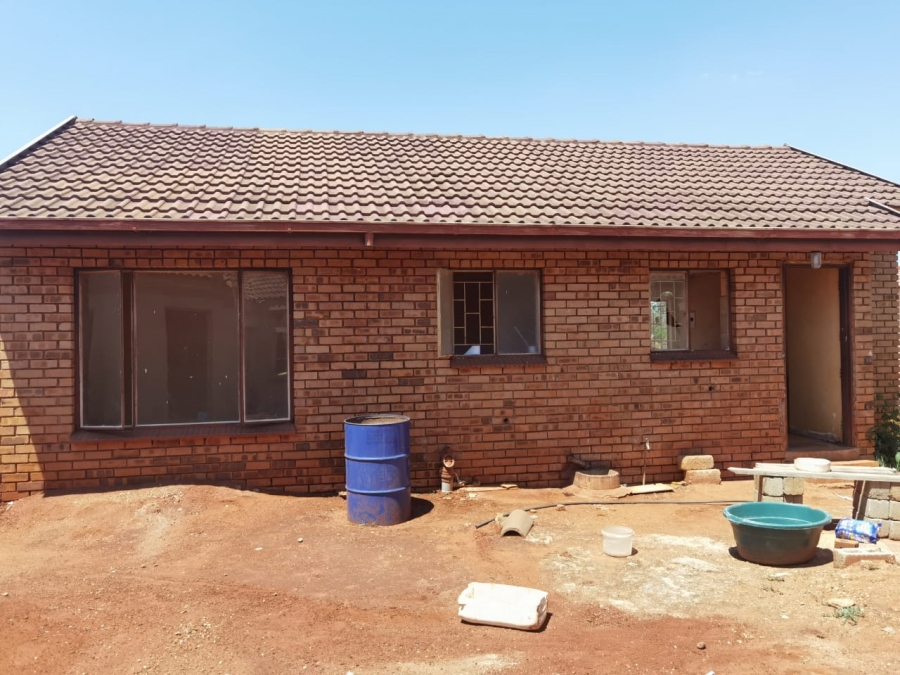 3 Bedroom Property for Sale in Mahwelereng Limpopo
