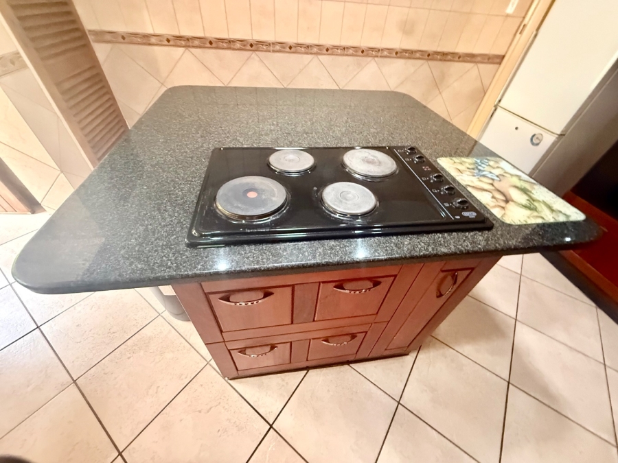 To Let 5 Bedroom Property for Rent in Welgelegen Limpopo