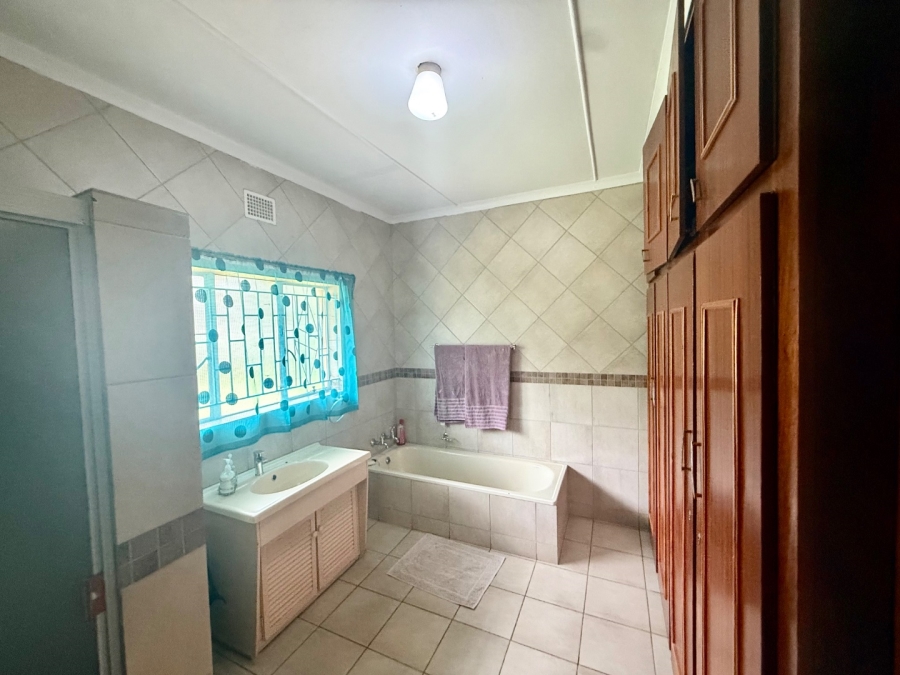 To Let 5 Bedroom Property for Rent in Welgelegen Limpopo