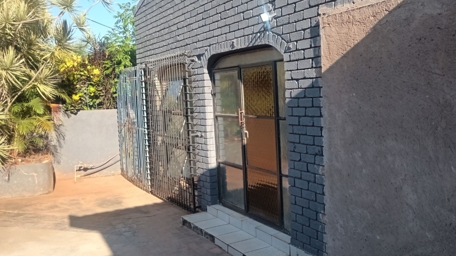 4 Bedroom Property for Sale in Lenyenye Limpopo