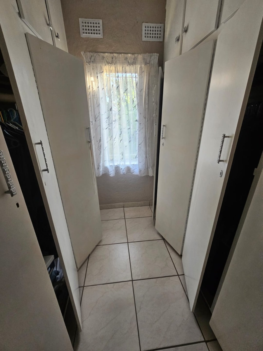 To Let 4 Bedroom Property for Rent in Westenburg Limpopo