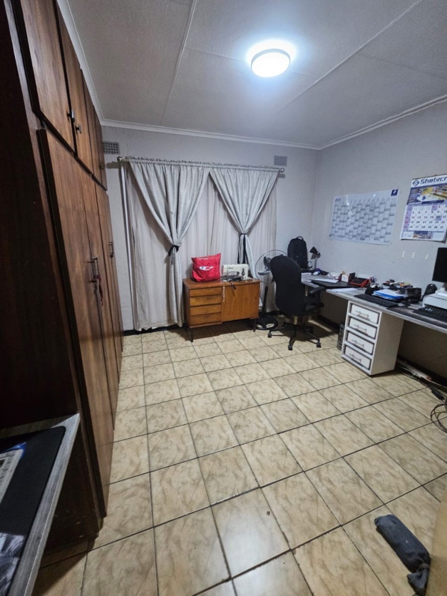 To Let 4 Bedroom Property for Rent in Westenburg Limpopo