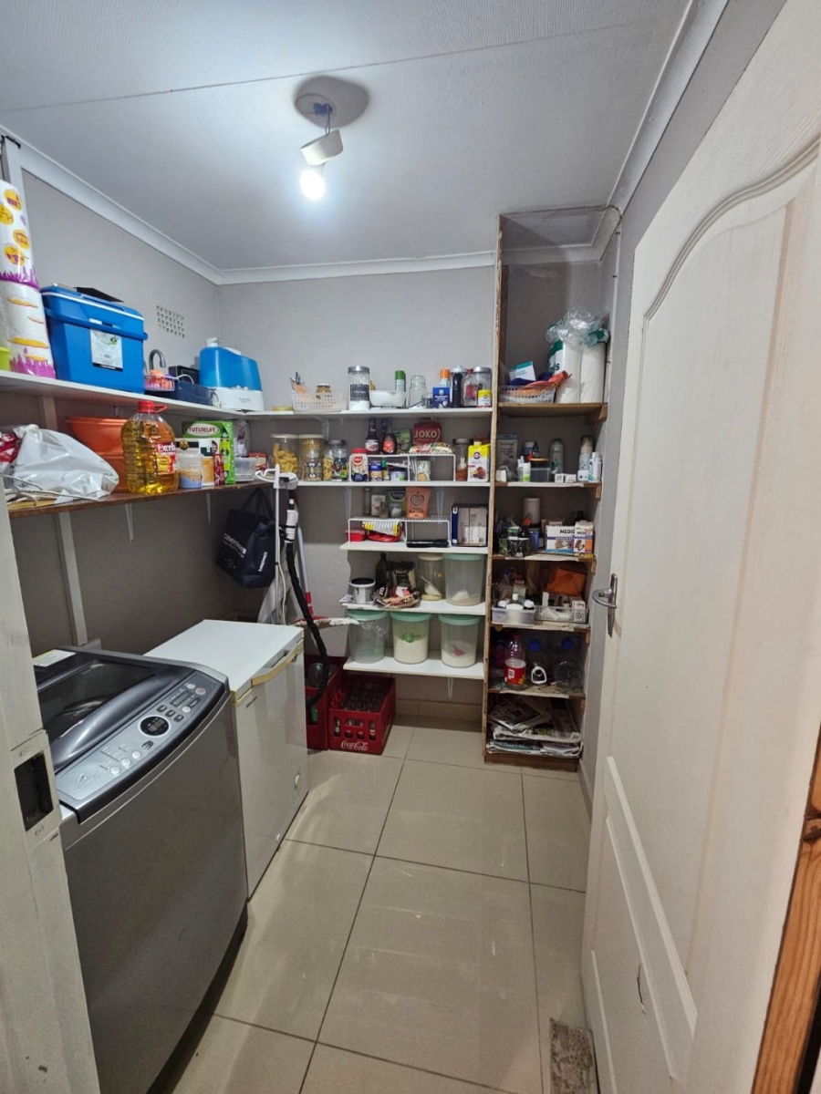 To Let 4 Bedroom Property for Rent in Westenburg Limpopo