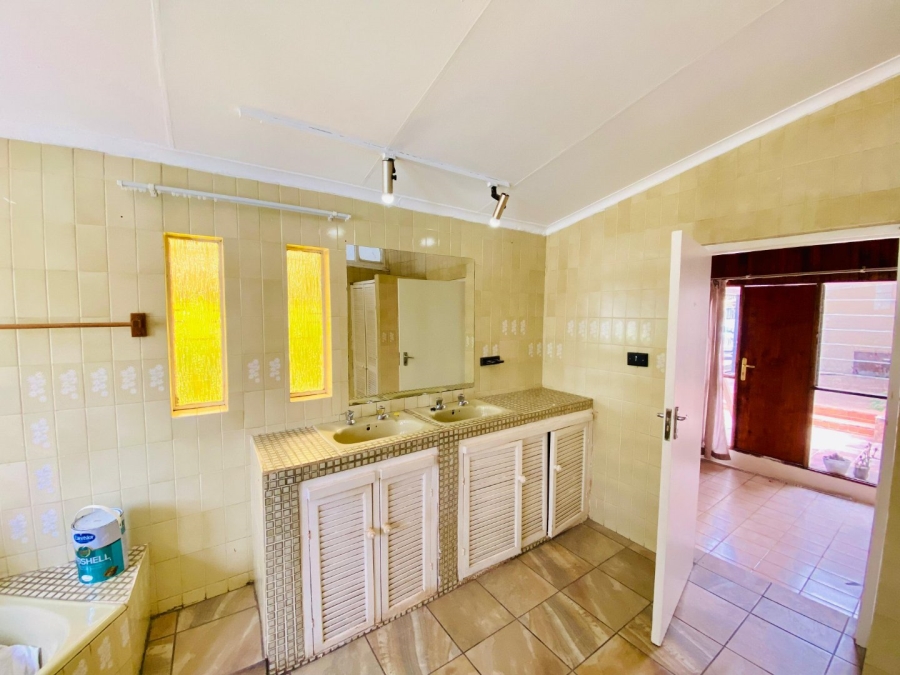 3 Bedroom Property for Sale in Fauna Park Limpopo