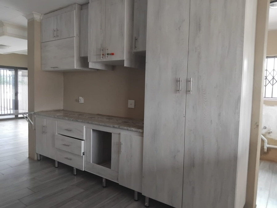 To Let 5 Bedroom Property for Rent in Chroompark Limpopo