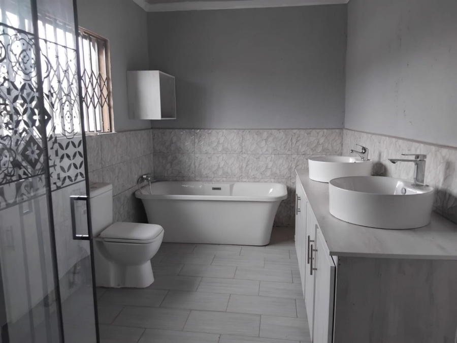 To Let 5 Bedroom Property for Rent in Chroompark Limpopo