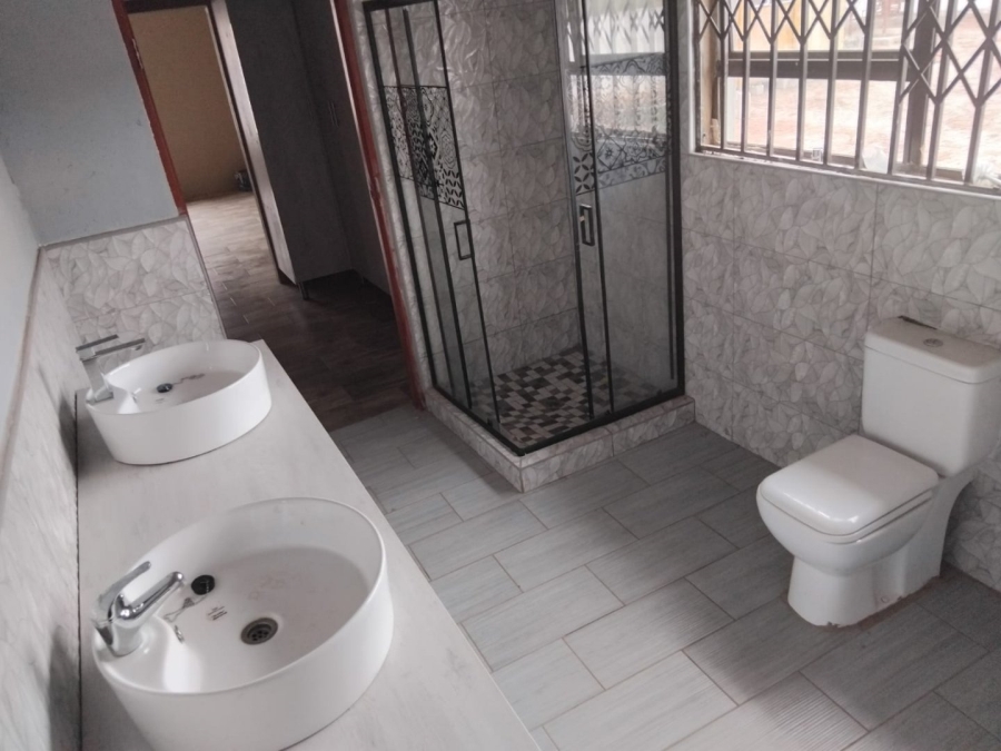 To Let 5 Bedroom Property for Rent in Chroompark Limpopo