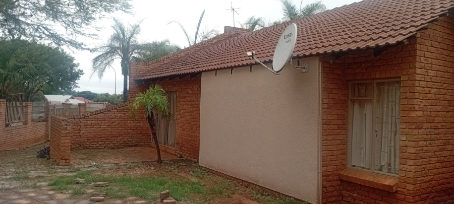 To Let 3 Bedroom Property for Rent in Fauna Park Limpopo