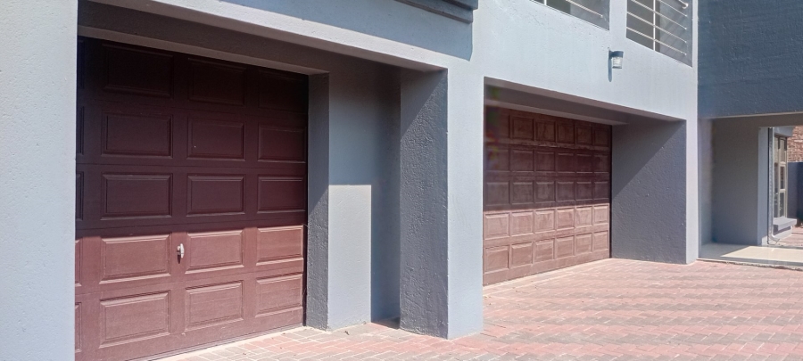 To Let 6 Bedroom Property for Rent in Thornhill Limpopo