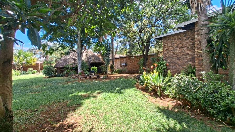 To Let 4 Bedroom Property for Rent in Chroompark Limpopo
