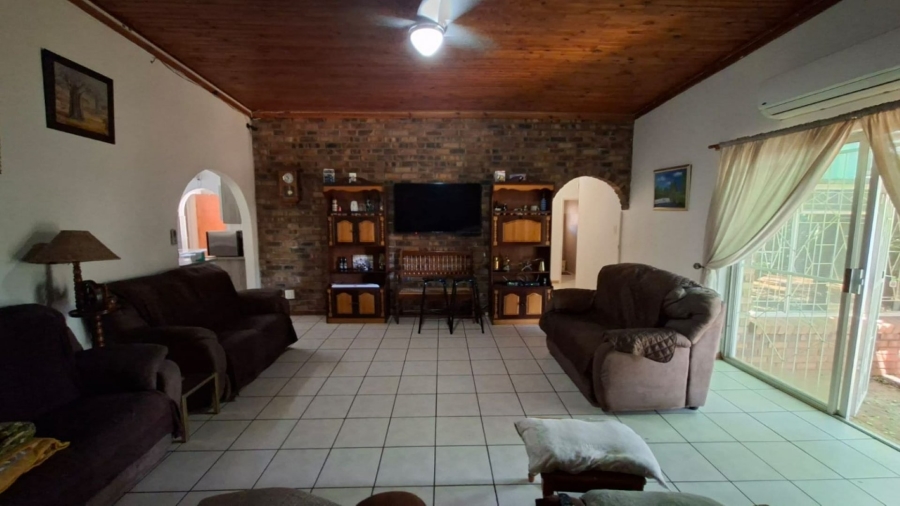 To Let 4 Bedroom Property for Rent in Chroompark Limpopo