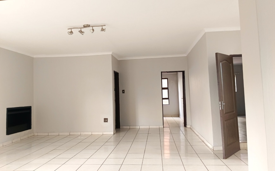 To Let 5 Bedroom Property for Rent in Thornhill Limpopo